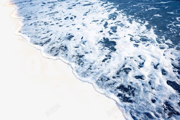 蓝色海浪png免抠素材_新图网 https://ixintu.com 浪花 海平面 海水 海浪 蓝色海水 蓝色海洋