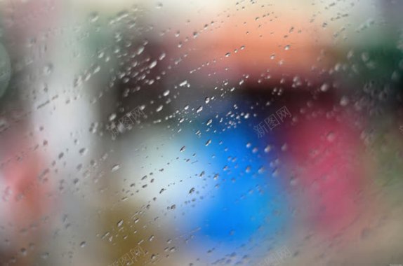 模糊的雨水玻璃海报背景背景