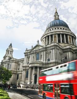 伦敦景点英国伦敦圣保罗大教堂高清图片