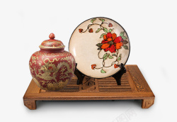 陶瓷烟缸木中国风木桌上的陶瓷装饰高清图片