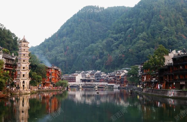 美丽小河流水png免抠素材_新图网 https://ixintu.com 名胜古迹 故乡 旅拍 旅游风景 江景 美景 著名建筑 风景