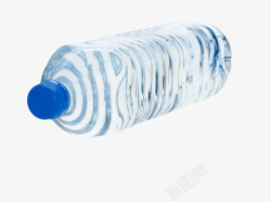 放倒透明解渴倒放着的塑料瓶饮用水实高清图片