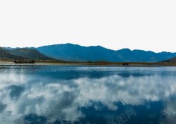 波光粼粼泸沽湖风光高清图片