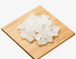 单晶冰糖木板上的冰糖块高清图片