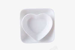 心形盘子白色心形瓷器碟子高清图片
