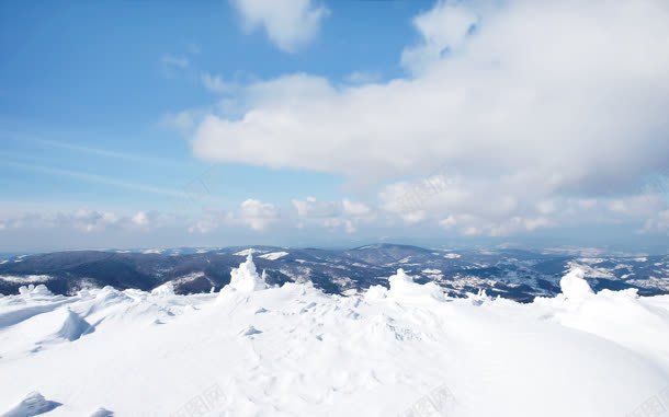 蓝天白云下的白雪jpg设计背景_新图网 https://ixintu.com 白云 白雪 蓝天