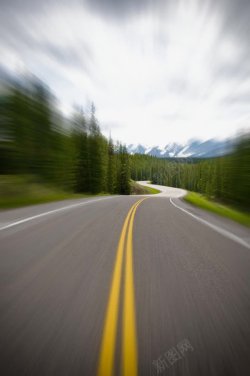 乡间美丽的道路马路景色高清图片