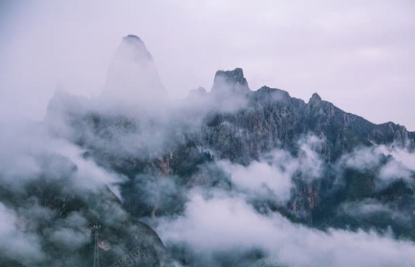 薄雾山峰早晨摄影摄影图片