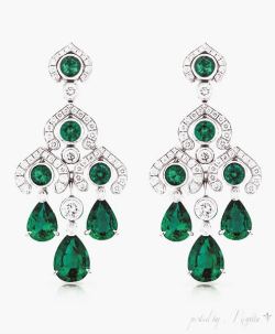 绿色的钻石翡翠耳环高清图片