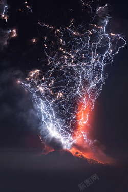 震撼特效大气火山爆发闪电质感插图高清图片