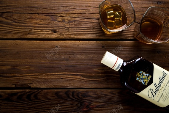 洋酒酒杯桌面背景图背景