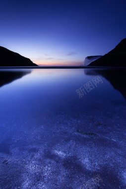 蓝色湖边日出背景片背景