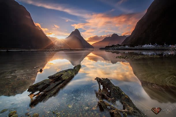 蓝天白云夕阳山峰湖水jpg设计背景_新图网 https://ixintu.com 夕阳 山峰 湖水 白云 蓝天