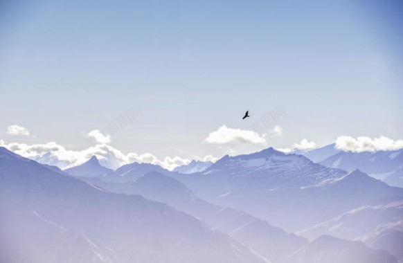 蓝色天空悠悠白云背景