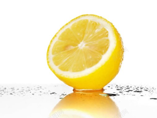 柠檬黄色切半的柠檬背景