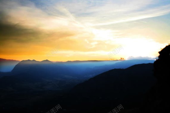 夕阳云彩大海壁纸背景