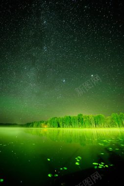 绿色天空星光风景背景