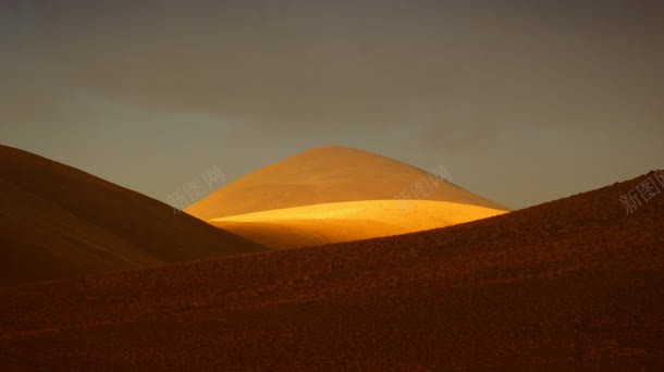 金色沙漠坡地光线jpg设计背景_新图网 https://ixintu.com 光线 坡地 沙漠 金色