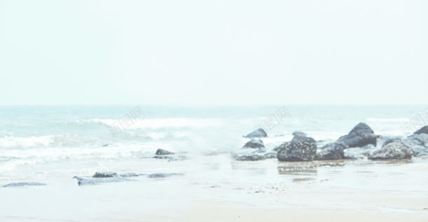 清澈海水沙滩石头jpg设计背景_新图网 https://ixintu.com 沙滩 海水 清澈 石头
