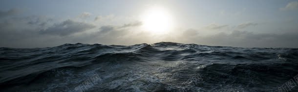 阳光蓝天云彩海水背景