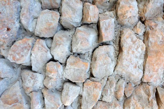 石头堆砌的墙背景