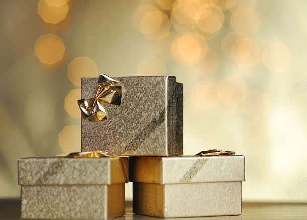 金色礼物盒jpg设计背景_新图网 https://ixintu.com 光斑 光点 其它类别 图片素材 礼物盒 背景花边 金色 金色礼物盒图片 金色礼物盒图片素材下载