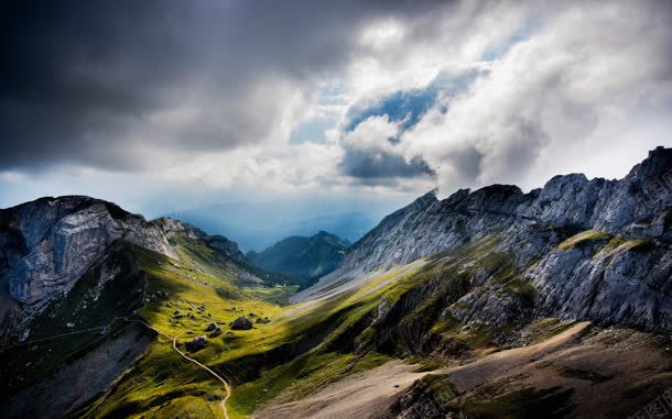 蓝天白云山峰峡谷绿草地jpg设计背景_新图网 https://ixintu.com 山峰 峡谷 白云 草地 蓝天