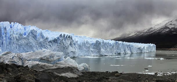 天空雪山湖水背景背景