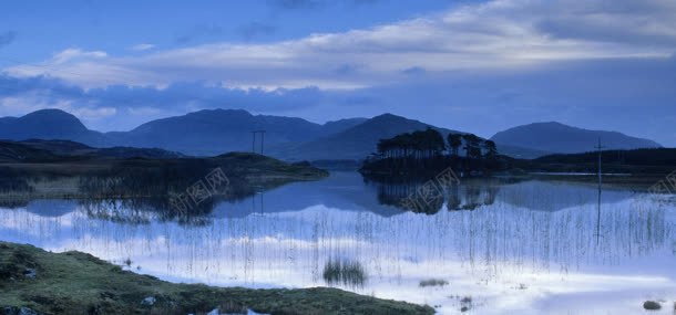 蓝天湖水自然风光背景jpg设计背景_新图网 https://ixintu.com 天空 湖水 自然风光 蓝天