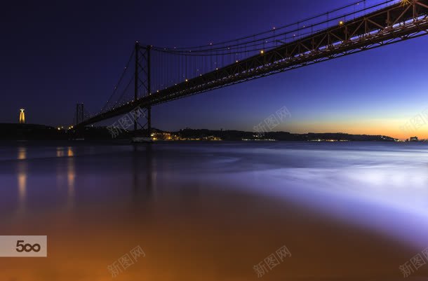 紫色天空海岸大桥jpg设计背景_新图网 https://ixintu.com 大桥 天空 海岸 紫色