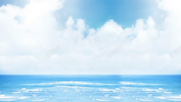 蓝色天空云朵海面摄影jpg_新图网 https://ixintu.com 云朵 天空 摄影 海面 蓝色
