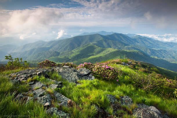 天空环境渲染高山重峦叠嶂的山峰jpg设计背景_新图网 https://ixintu.com 天空 山峰 渲染 环境 重峦叠嶂 高山