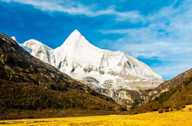 蔚蓝天空伫立山峰jpg设计背景_新图网 https://ixintu.com 伫立 天空 山峰 蔚蓝