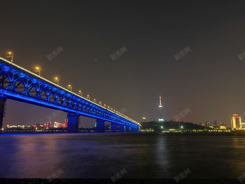 武汉长江大桥jpg设计背景_新图网 https://ixintu.com 夜景 建筑物 长江 风景