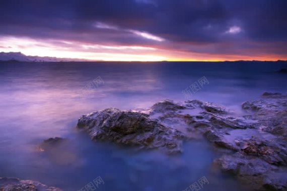 紫色神秘天空大海背景