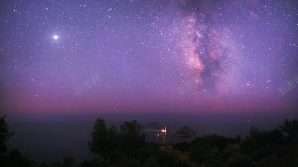 紫色天空星星树林背景