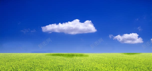 蓝色天空背景摄影图片
