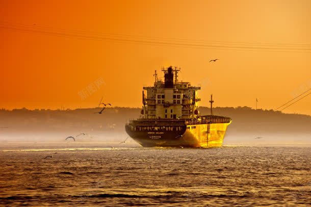 黄色天空海面轮船jpg设计背景_新图网 https://ixintu.com 天空 海面 轮船 黄色