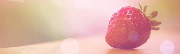 唯美草莓banner创意jpg设计背景_新图网 https://ixintu.com 干净 环保 简约 纯色 色彩