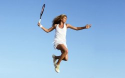 网球少女跳起的网球运动少女海报背景高清图片