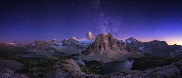 深蓝天空山峰起伏险境jpg设计背景_新图网 https://ixintu.com 天空 山峰 深蓝 起伏 险境