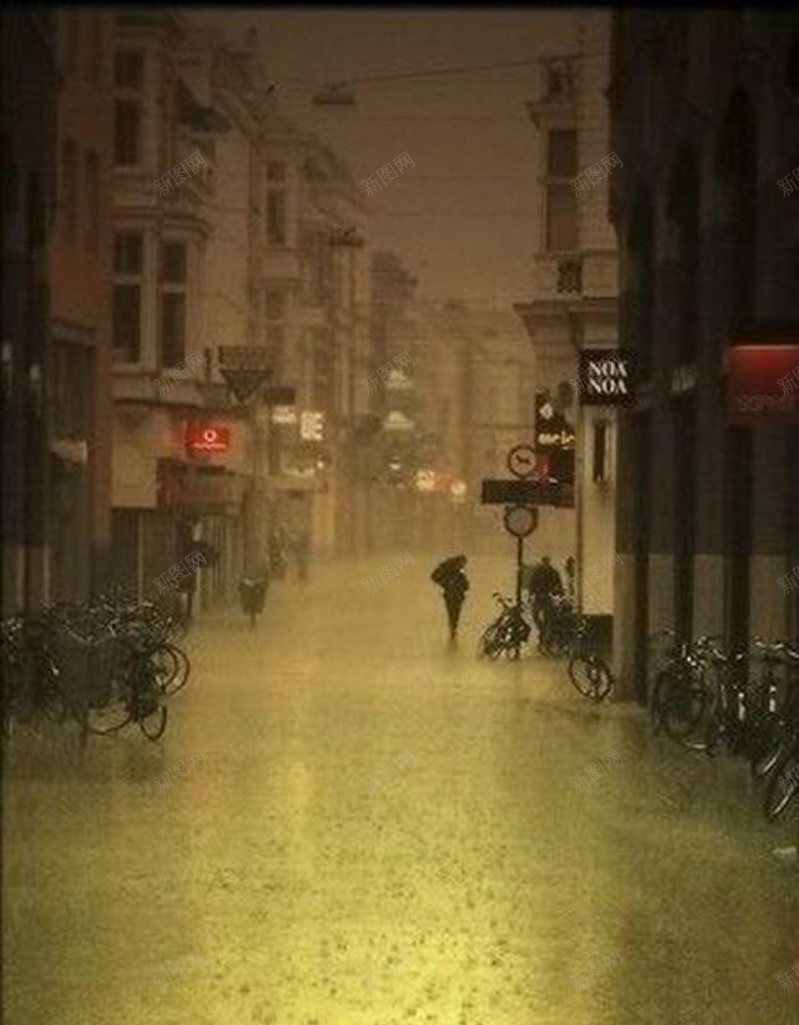 雨天摄影jpg_新图网 https://ixintu.com 下雨 摄影 摄影banner背景 摄影背景素材 雨滴 风景 黄色