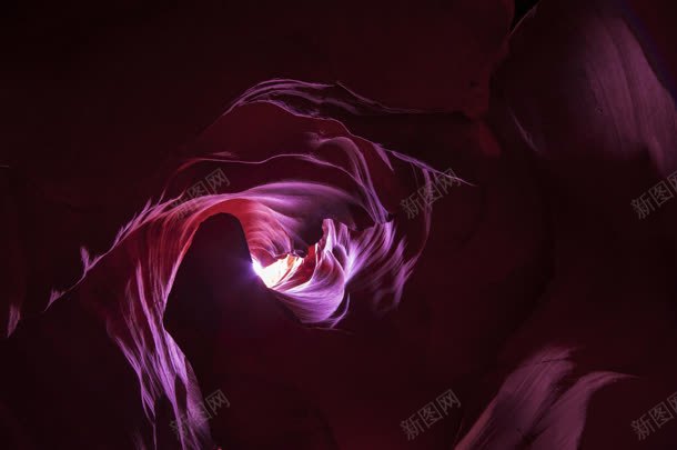 神秘紫色丝带海报jpg设计背景_新图网 https://ixintu.com 丝带 海报 神秘 紫色