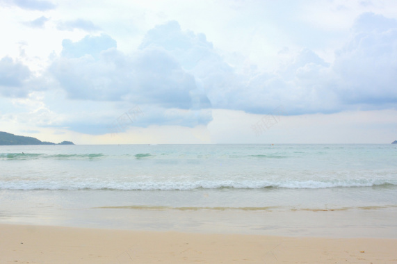 海水沙滩白云背景背景