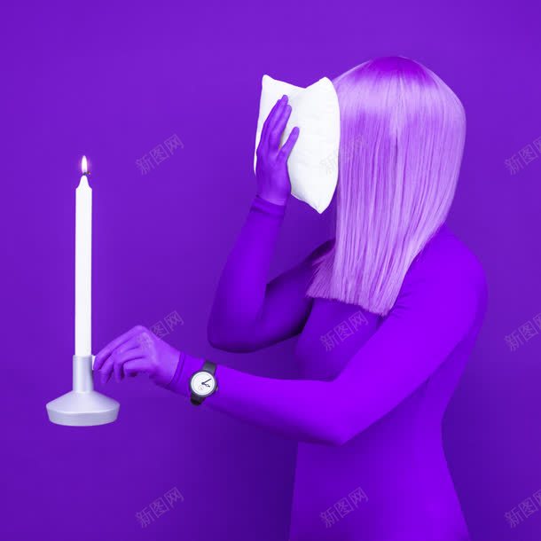 紫色背景前的美女蜡烛jpg设计背景_新图网 https://ixintu.com 紫色 美女 背景 蜡烛