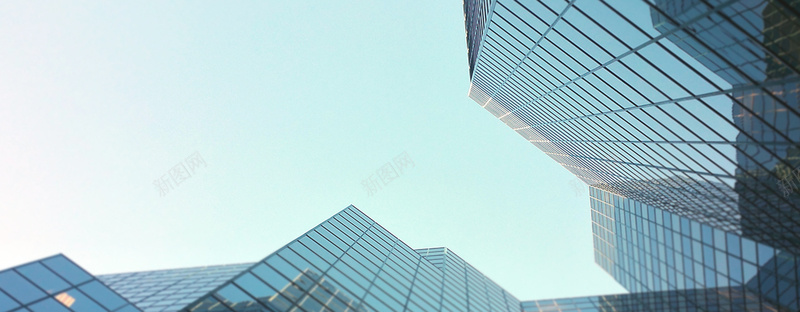 城市建筑仰望天空背景图摄影图片