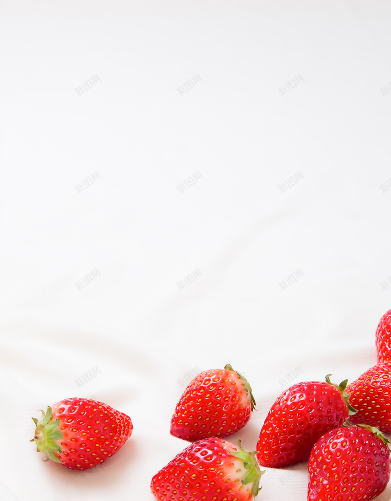 牛奶草莓小清新背景jpg_新图网 https://ixintu.com 大气 小清新 摄影 水果 牛奶 草莓 风景
