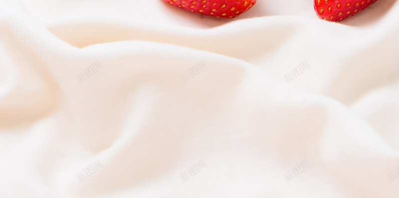 牛奶草莓小清新背景jpg_新图网 https://ixintu.com 大气 小清新 摄影 水果 牛奶 草莓 风景