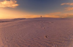 沙漠日落日落下的荒芜沙漠高清图片