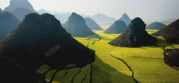 山峰稻田背景jpg设计背景_新图网 https://ixintu.com 乡村 山峰 稻田 自然风光